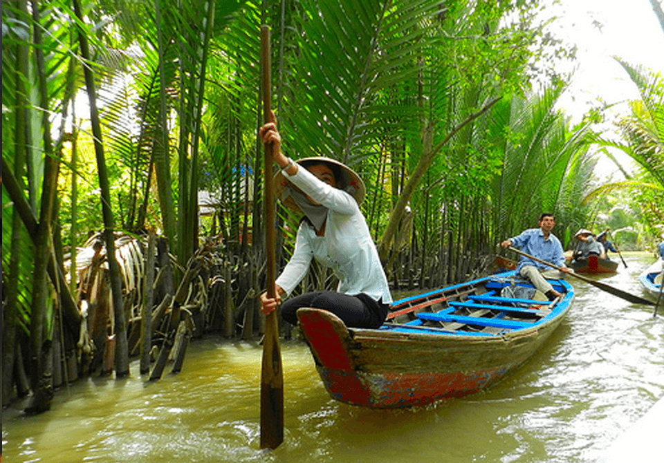 Description: Vinh Long Floating Market